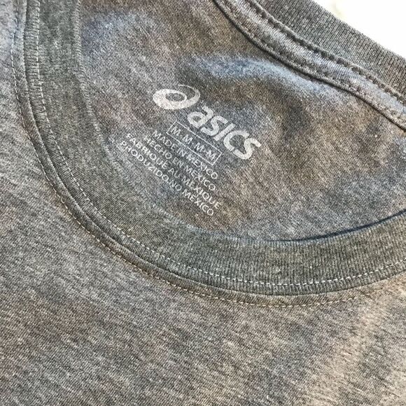 NEW ASICS Runs Deep Short Sleeve T Shirt Gray - Picture 2 of 6
